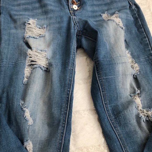 Indigo Rein 5 destroyed ripped skinny light wash - Picture 3 of 8